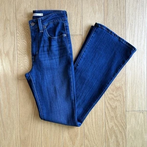 NWOT Levi's 726 Flare Leg Blue Jeans Dark Wash Denim 65% Cotton W 26 L 32 - Picture 1 of 8