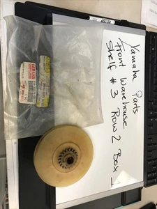 GENUINE Yamaha DRUM SHEAVE | 21V-15714-00-00 NEW BUT WITH DISCOLORTION - Picture 1 of 11