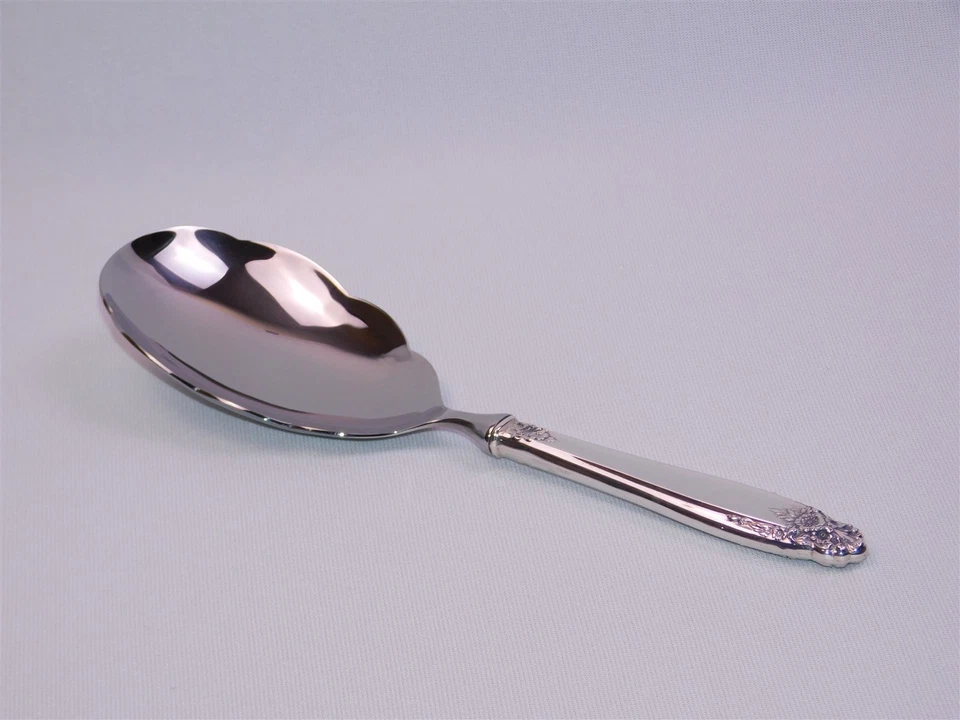*Cuchara de arroz festoneada Prelude de plata esterlina internacional 4,6 oz Foto 1 de 4