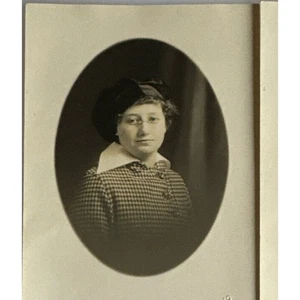 Antike RPPC Postkarte Portrait Ephemera junge Frau Abschluss Souvenir Karten - Bild 1 von 4