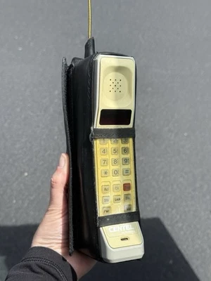 Estuche de cuero con batería vintage Motorola Brick Phone DynaTAC 8000 sin probar Foto 1 de 4