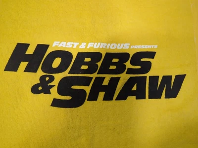Toalla de terciopelo promocional Hobbs And Shaw Rápido y Furioso NUEVA Foto 1 de 4