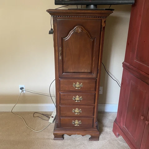 62850 Mahogany Lexington Furniture Lingerie Chest with Jewelry Holder and Mirror Cover