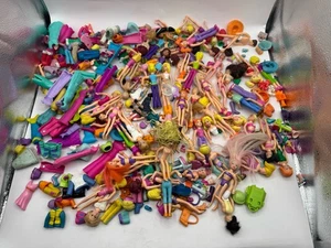 Muñecas Polly Pocket Y Accesorios 57 Muñecas Total Plus Piezas Zapatos Sombreros Ropa - Imagen 1 de 22