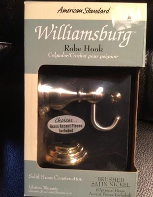 Gancho para bata American Standard Williamsburg níquel satinado cepillado con acento de latón opcional Foto 1 de 4