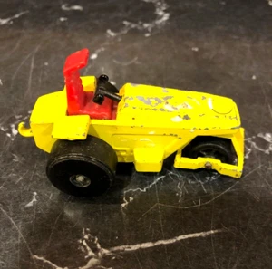 1973 MATCHBOX SUPERFAST #21 YELLOW HOT ROD ROAD ROLLER STREET PAVER - Picture 1 of 6