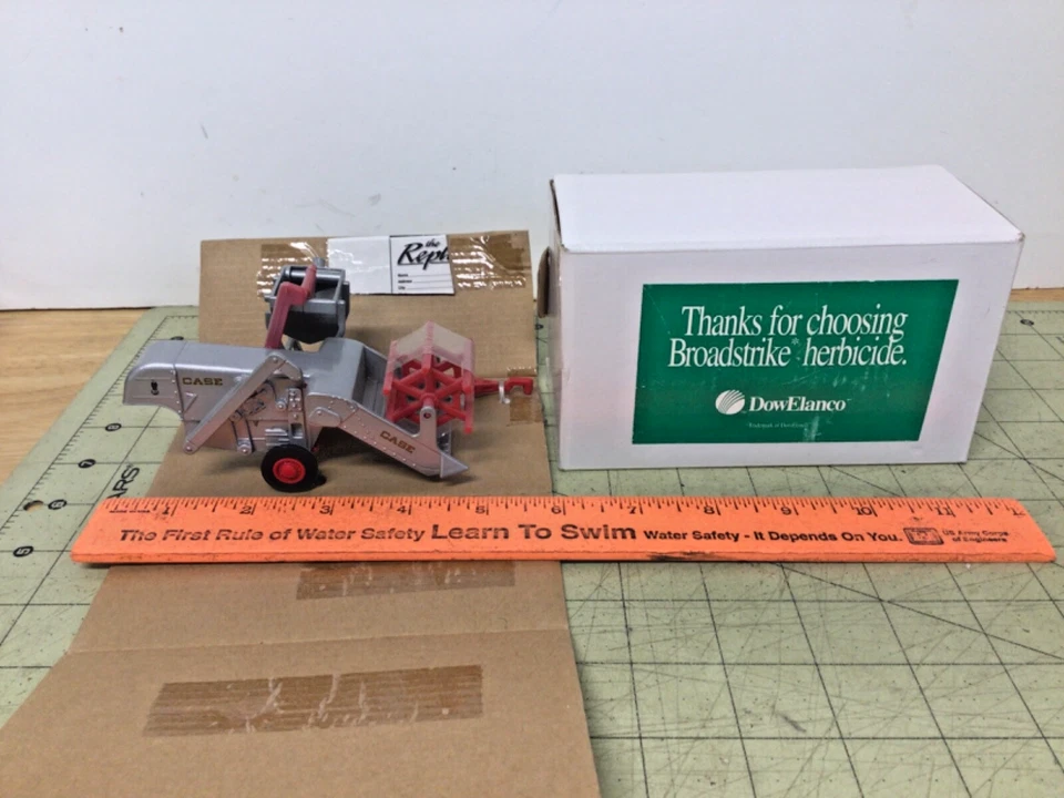 RARE 1:43 CASE pull-type combine thank you gift from DowElanco Herbicide - Image 1 of 4