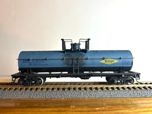 ATHEARN #??  Dow Chem. Tank Car #X-38370 w/Kadees, Metal Wheels & Weathered 1:87 - Picture 1 of 1