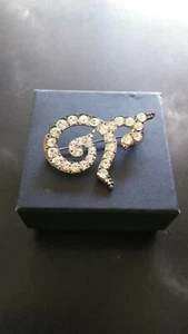 Vintage Delicate Collar Brooch Pin imbedded jewels Women & Men Jewelry - Picture 1 of 3