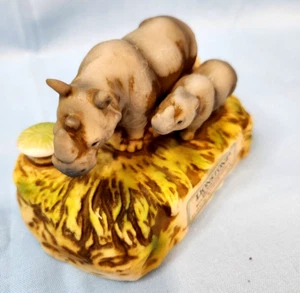 1977 Rhino & Baby Decanter, Mini 2 oz, Original Lionstone Sculpture, No Alcohol - Picture 1 of 13