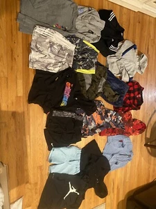 Lotto misto ragazzo sotto armatura Nike ecc taglia small 8-10 quantità 20 - Foto 1 di 4