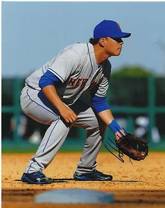 WILMER FLORES signed 8x10 photo NEW YORK METS COA AUTOGRAPH AUTO - Picture 1 of 1