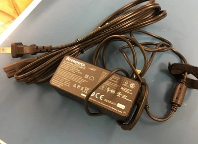 Adaptador de corriente alterna Lenovo Thinkpad Edge E555 45W 20V 2.25A ADLX45DLC2A 00HM614 Foto 1 de 2