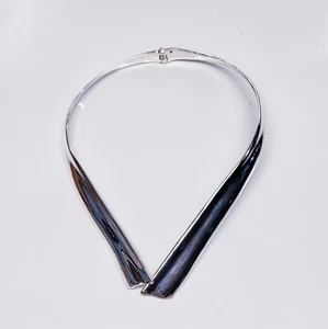 RLM Soho Silver Hinged Collar Necklace Statement Piece Beautiful Costume Jewelry - Picture 1 of 7