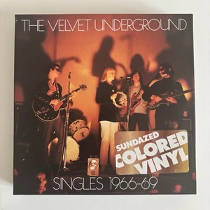 THE VELVET UNDERGROUND - SINGLES 1966-1969 (SUNDAZED COLOUR 7x7” VINYL BOX SET) - Bild 1 von 9