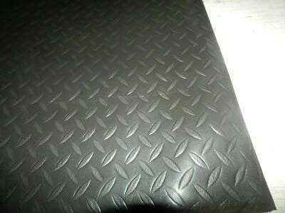4' X 6' x 1/2''Thick DIAMON Corrugated Foam Anti Fatigue Matting  😜🎁👌 - Image 1 of 2