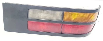 Lanterna traseira esquerda tem algumas rachaduras de estresse solar PN 220-61206 FABRICANTE DE EQUIPAMENTO ORIGINAL 1988 Mazda RX7 - Imagem 1 de 4