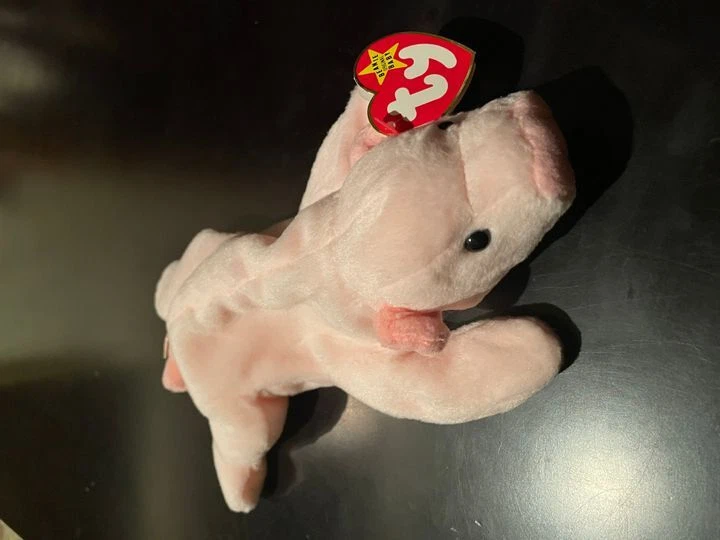 TY BEANIE BABY 9" SQUEALER THE PINK PIG, 4th Gen Hang Tag, 3rd Gen Tush - Errors - Image 1 of 1