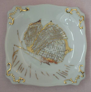 V BAXTER SQUARED PIN TRINKET DISH - WHITE WITH RAISED GOLDEN BUTTERFLY DESIGN - Picture 1 of 2