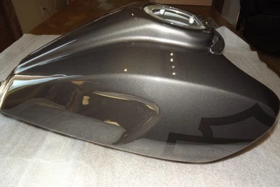 TANQUE DE COMBUSTIBLE HARLEY DAVIDSON 2021-2025 PAN AMERICA RA1250S RA 1250 S GRIS NUEVO Foto 1 de 4