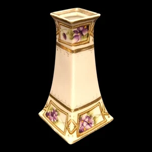 Vintage Nippon cappello spilla/bocciolo vaso dipinto a mano viola dettagli oro goffrato 4 3/4 - Foto 1 di 8