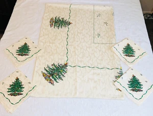 Spode Christmas Tree Holiday Table cloth Holly Ivory 82 X 56 in with 4 Napkins - Picture 1 of 18