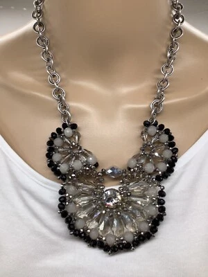 Hermoso collar de cuentas con piedra de cristal de Chico’s nuevo con etiquetas Foto 1 de 4