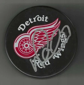 Valtteri Filppula Signed Detroit Red Wings Souvenir Puck - Picture 1 of 1