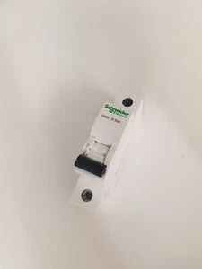 SCHNEIDER Electric B 32A Sicherungsautomat Leitungschutzschalter K60N 6kA - Bild 1 von 4