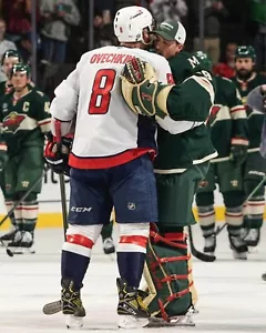 Foto de hockey de Alex Ovechkin y Marc-Andre Fleury Final Game Capitals Wild 8x10 NHL - Imagen 1 de 1