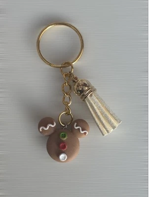 ** Pretty Christmas cartoon mouse head theme Keyring ** Handmade ** - Image 1 of 2