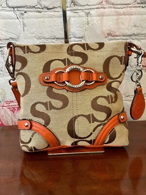 Bolso bandolera de Sophia Caperelli Bandolera con detalles plateados Foto 1 de 4