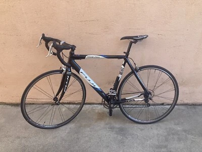 Bicicleta de carretera Fuji Team Pro Foto 1 de 4