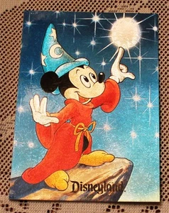 "BONITA TARJETA POSTAL DEL HECHICERO DISNEYLAND MICKEY MOUSE 4"" X 6" - Imagen 1 de 2