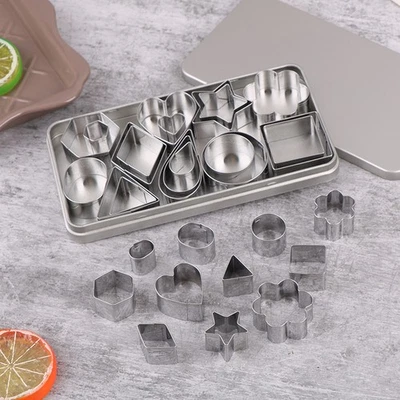 30-teiliges Set Mini-Ausstechformen, kleine Förmchen für Gebäckteig und Kuchen - Bild 1 von 4