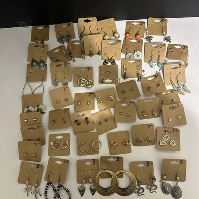 Enorme Lote de 50 Pares Pendientes Perforados Todo Tipo Buen Revendedor Lote “IMPRESCINDIBLE VER” Foto 1 de 4