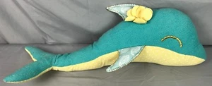 Pottery Barn Kids blau gelb Delphin 25 Zoll Stofftier Kissen maritimes Dekor  - Bild 1 von 3