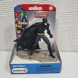 Mini 4" Batman Figure Model 22502 by Schleich Hand Painted New - Picture 1 of 6