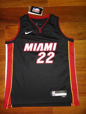 Camiseta Swingman Youth Jimmy Butler Nike Miami Heat NBA Preta Nova com etiquetas $90 - Imagem 1 de 4