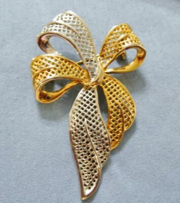 Двухцветная филигранная булавка/брошь Jewels by Park Lane - Изображение 1 из 4