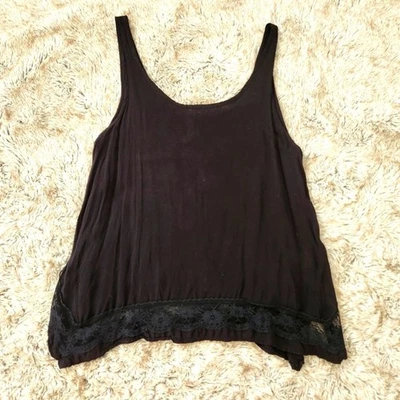 Camiseta sin mangas Mudd con ribete de encaje de gran tamaño negra talla mediana Foto 1 de 4