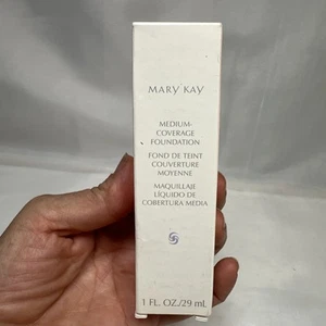Base Mary Kay Cobertura Media Beige 305 Normal a Grasa 355500 Nueva en Caja Gorra Rosa - Imagen 1 de 8