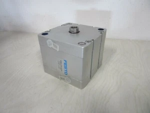 Festo ADNGF-100-30-P-A 554290 p max: 10bar Kompaktzylinder - Picture 1 of 2
