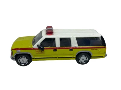  Código 3 Newark Nueva Jersey Jefe Adjunto del Departamento de Bomberos 1 GMC 1:64 Diecast Foto 1 de 3