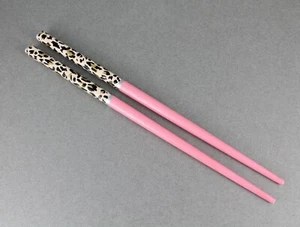 Pink set of 2 cheetah wood hair chop sticks picks pins leopard animal print - Picture 1 of 5