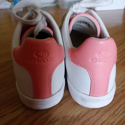 Zapatilla deportiva Geox Spherica EC4.1 para mujer de caña baja blanca y rosa Foto 1 de 4