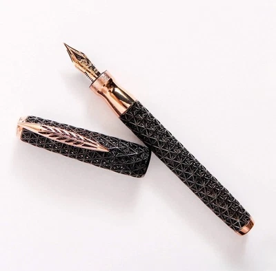 Pluma Estilográfica Pineider Psycho Borde Negro y Oro Rosa Edición Limitada a 88 LEER Foto 1 de 4