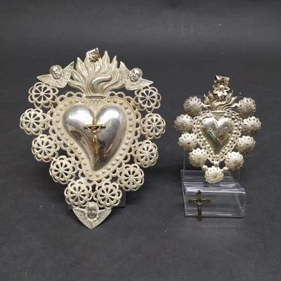 Lotto di 2 Ex voto in argento e un piccolo crocifisso periodo tardo 800 - Immagine 1 di 4