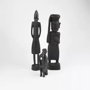 3 Figuren - Holz - Afrika - geschnitzt - Affe - Menschen - Handarbeit - Kunst - Bild 1 von 8