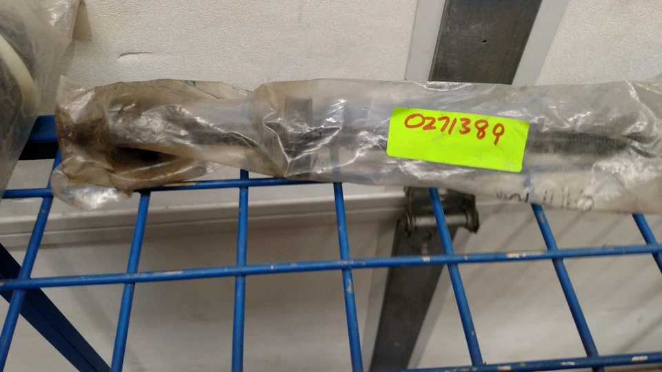 Volvo Steering Tie Rod Assembly 271389 - Image 1 of 1